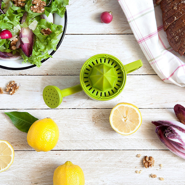 Lemon Squeezer With Pourer and Flip Lid