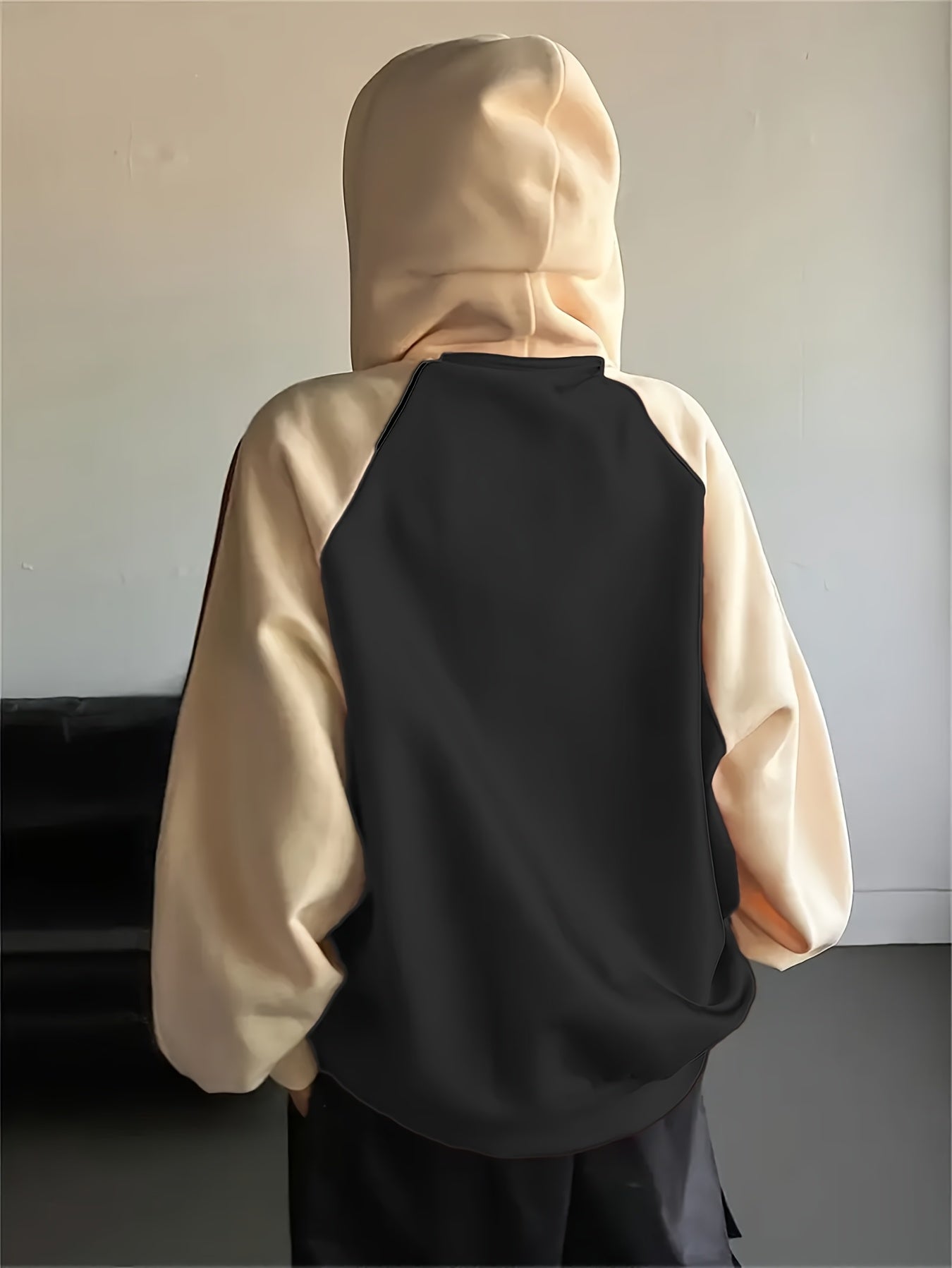 Women's Y2K Color Block Hoodie with "Wealth" Letter Print