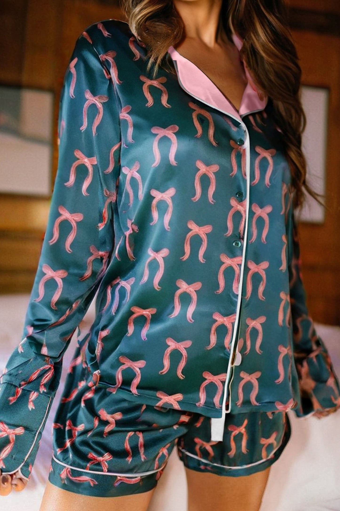2pcs Green Ribbon Bow Print Silky Long Sleeve Shirt and Shorts Pajama Set