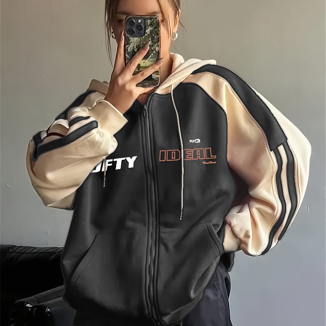 Women's Y2K Color Block Hoodie with "Wealth" Letter Print