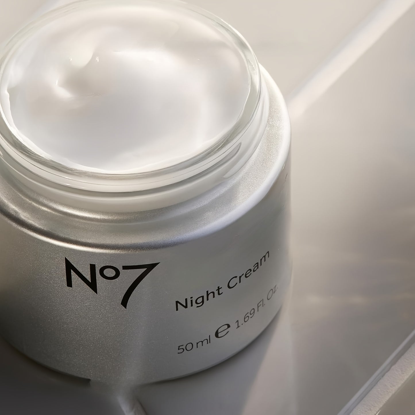 No.7 Restore & Renew Night Cream