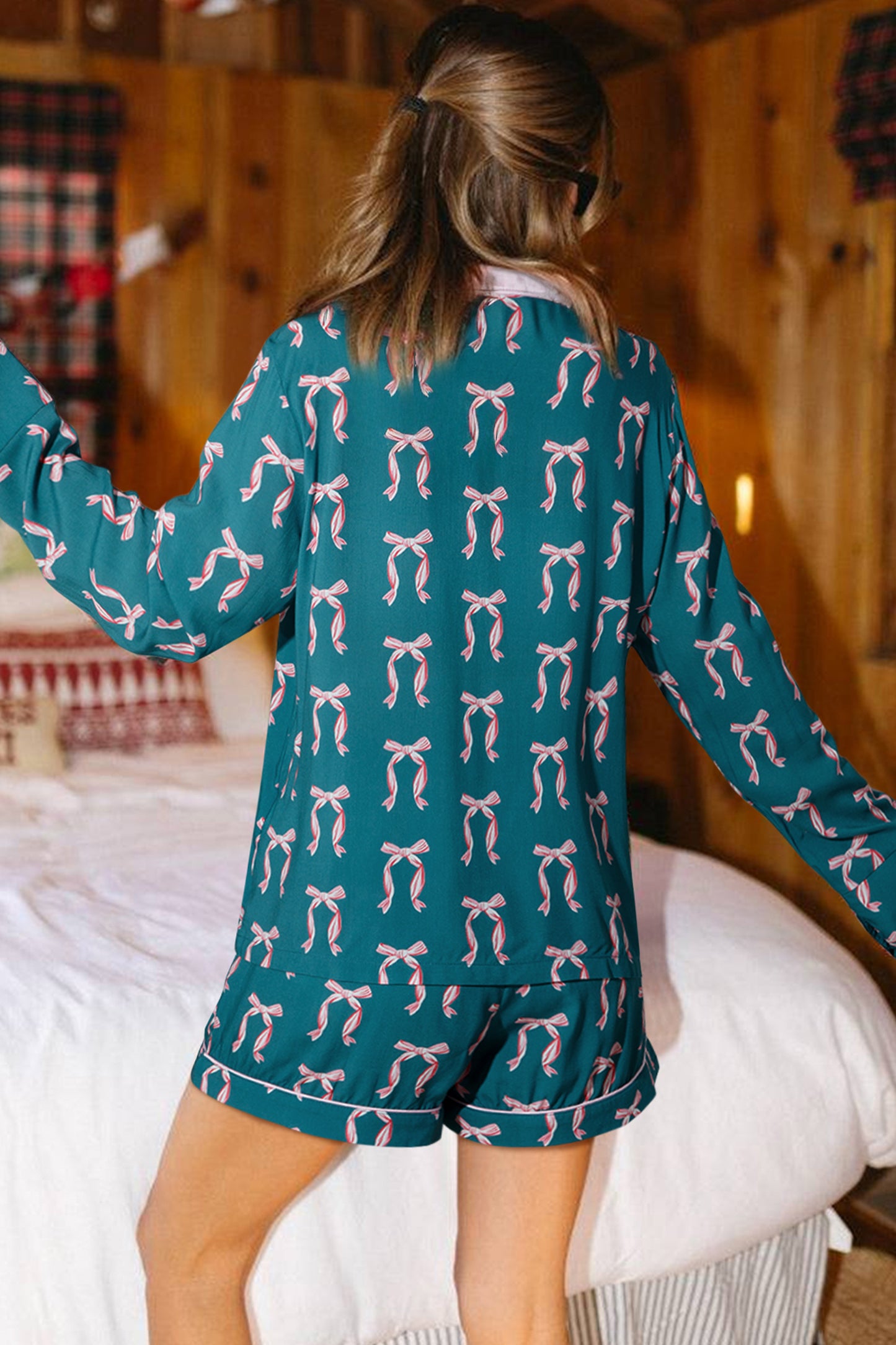 2pcs Green Ribbon Bow Print Silky Long Sleeve Shirt and Shorts Pajama Set