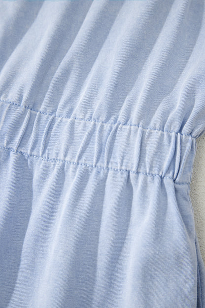 Mini-robe sans manches à col en U et taille élastique, délavage minéral bleu Ashleigh