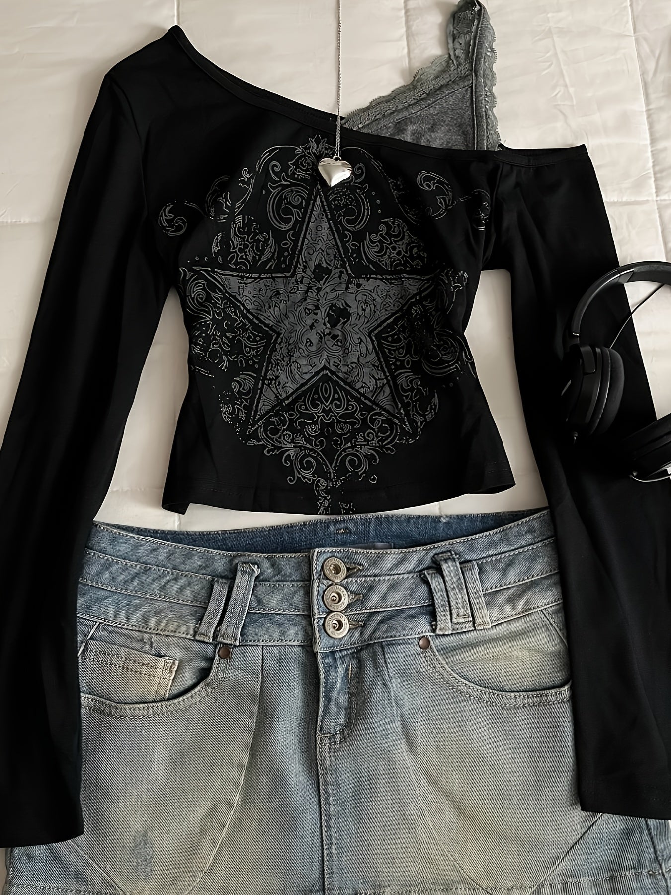 Y2K Off-Shoulder Long Sleeve T-Shirt with Sun,Moon and Stars