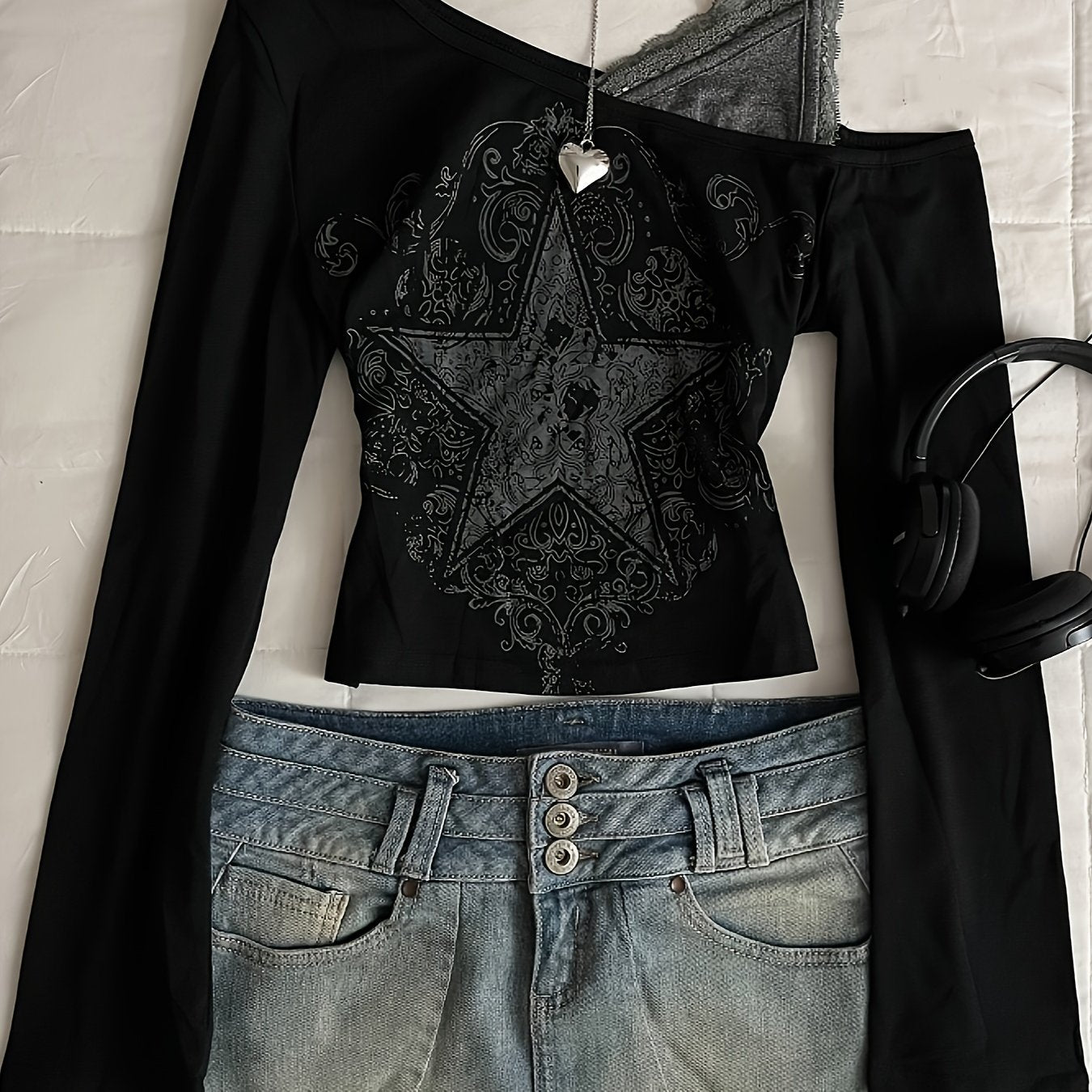 Y2K Off-Shoulder Long Sleeve T-Shirt with Sun,Moon and Stars